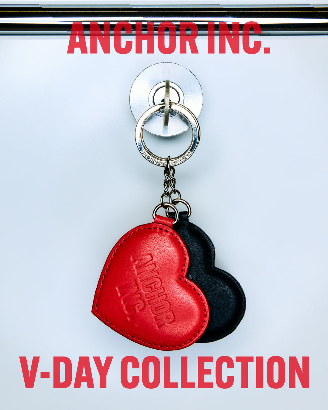 BOLD LOGO LEATHER HEART KEYCHAIN RED